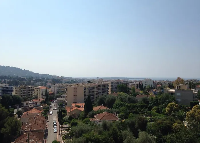 La Cle Du Sud 2* Le Cannet