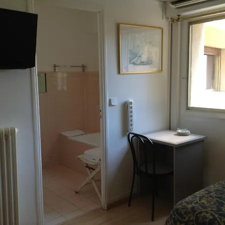 Hotell La Cle Du Sud 2*